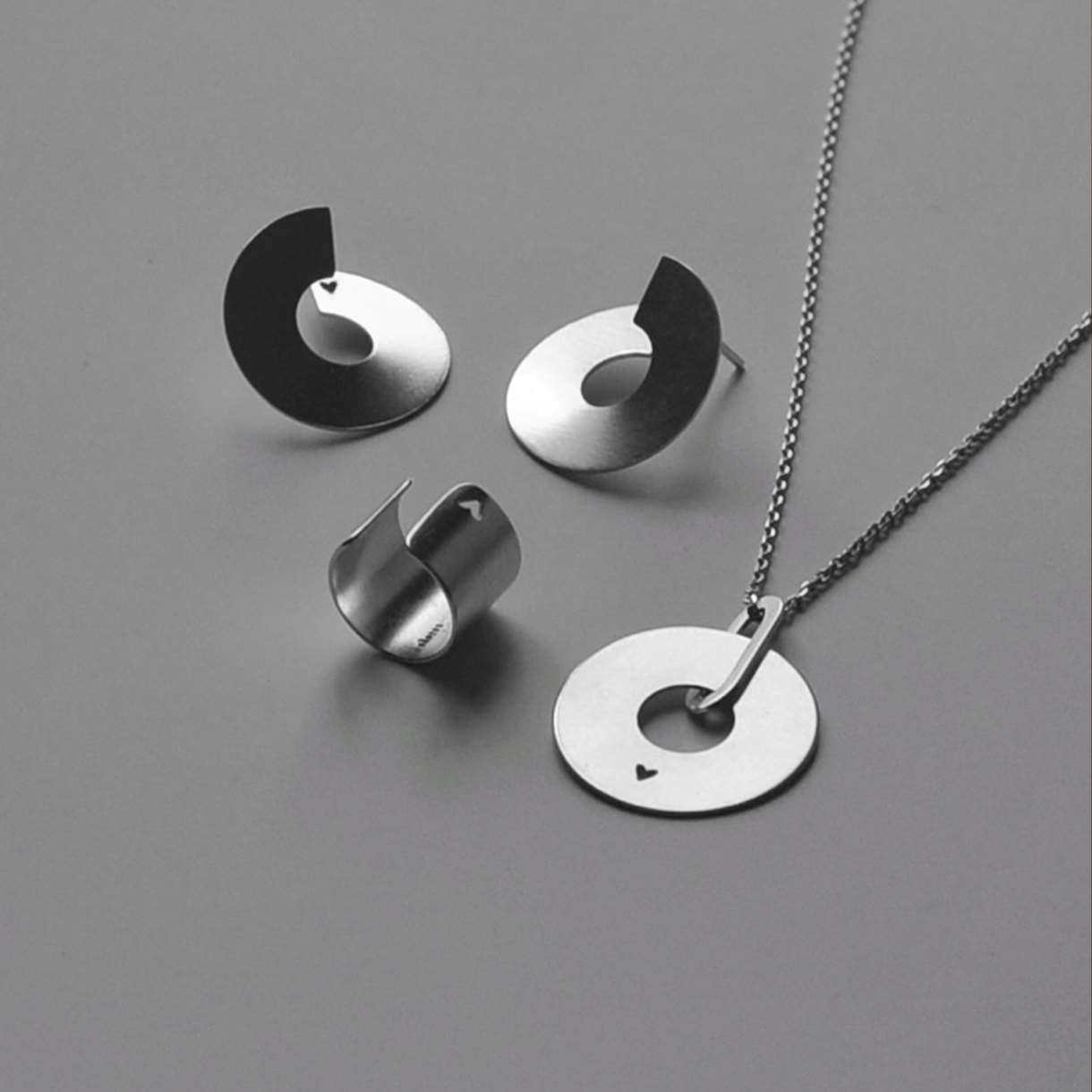 Wide ear cuff 
