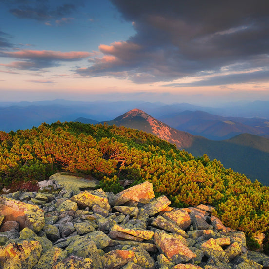 SUNSET IN MOUNTAINS